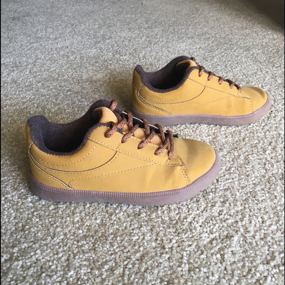 Cat & Jack Boys/Toddler Size 10 M Tan Casual Shoes